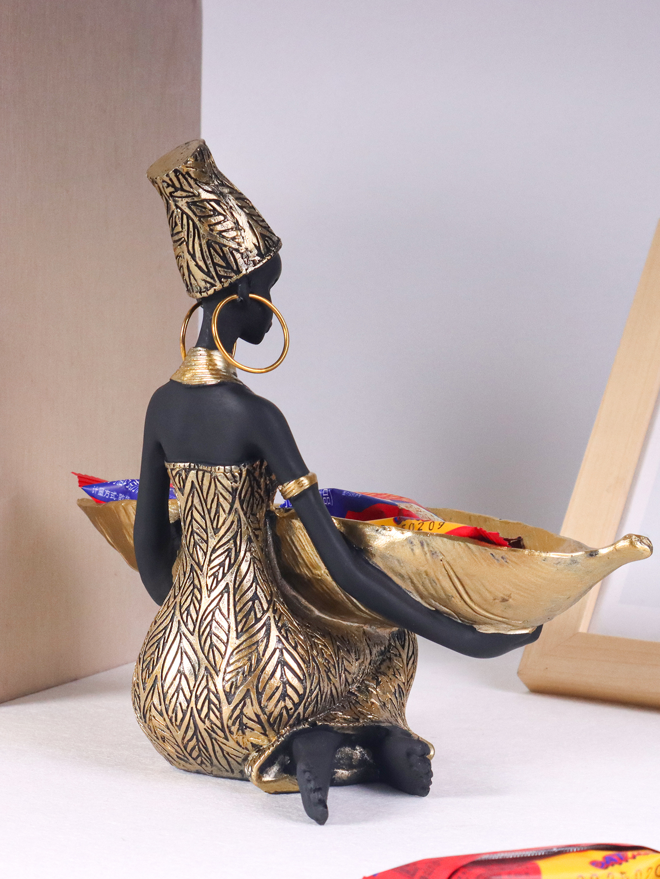 African Girl Holding a Plate S - Vintage Collectible Ornaments 리뷰 및 가격